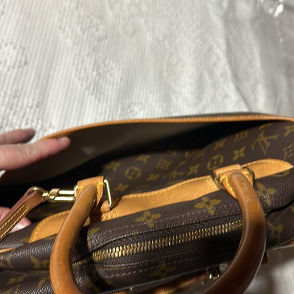 100% authentic Louis Vuitton vanity bag with rings! - Picture 12 of 17